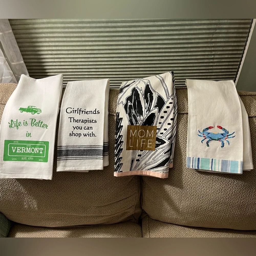 Lot of 4 tea towels.  NWOT